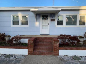 3Rd From The Beach!! Super Cute Bungalow!!